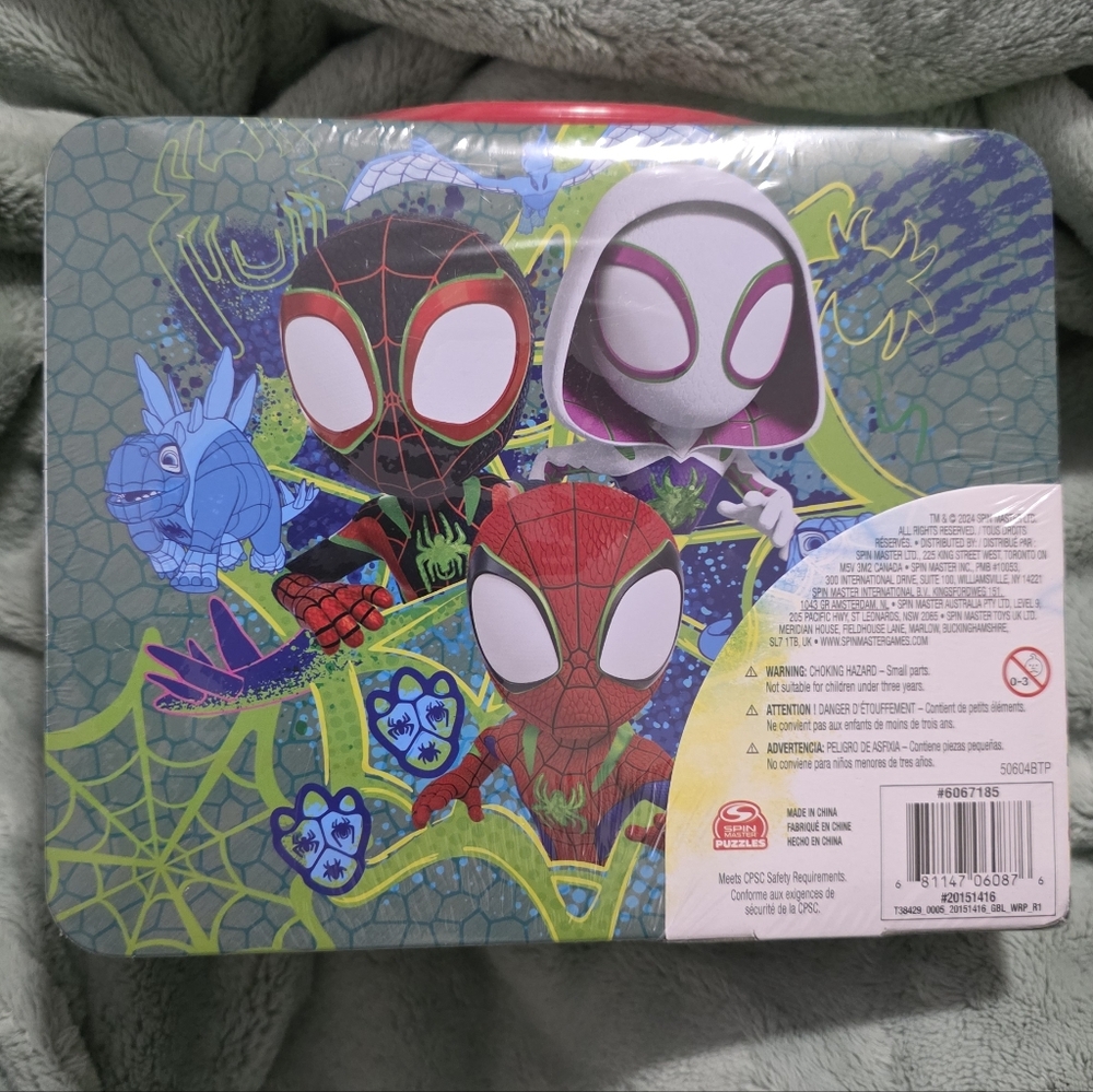 Marvel Spidey Puzzle Tin with Red and Blue Heroes - Picture 3 of 12